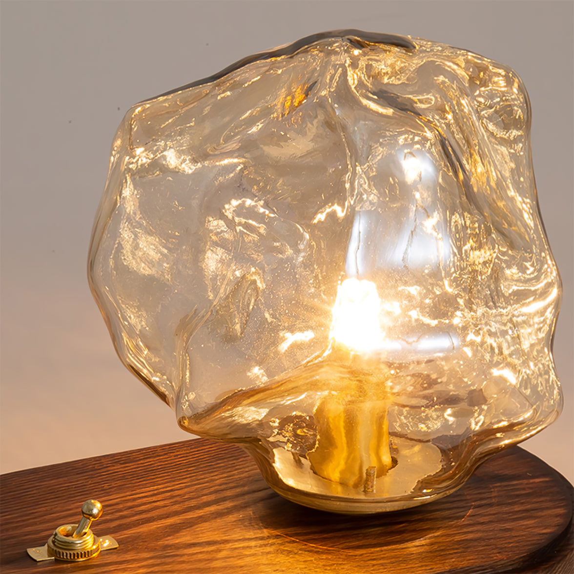 BowLift | RusticLume – Amber Glass and Wooden Table Lamp