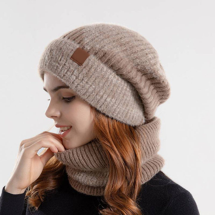 CozyWrap Set – Trendy Beanie and Scarf for Winter Bowlift