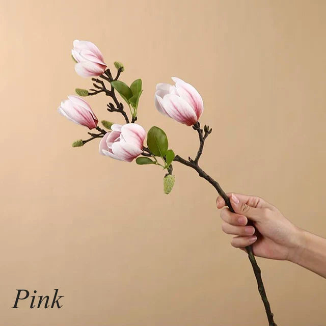 BowLift | BlijftBloei – Atmospheric Art Branch with Realistic Magnolia Flowers