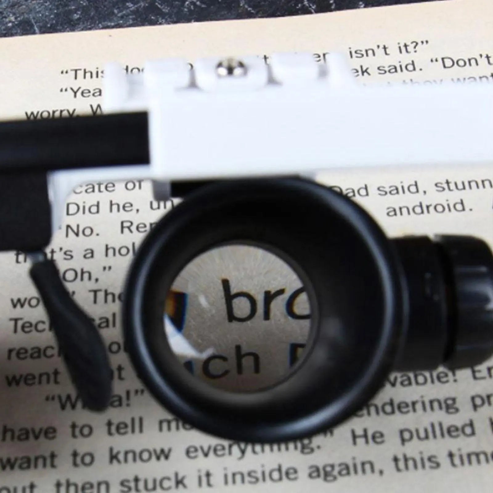 BowLift | LED magnifying glass – Hands-free precision with adjustable zoom