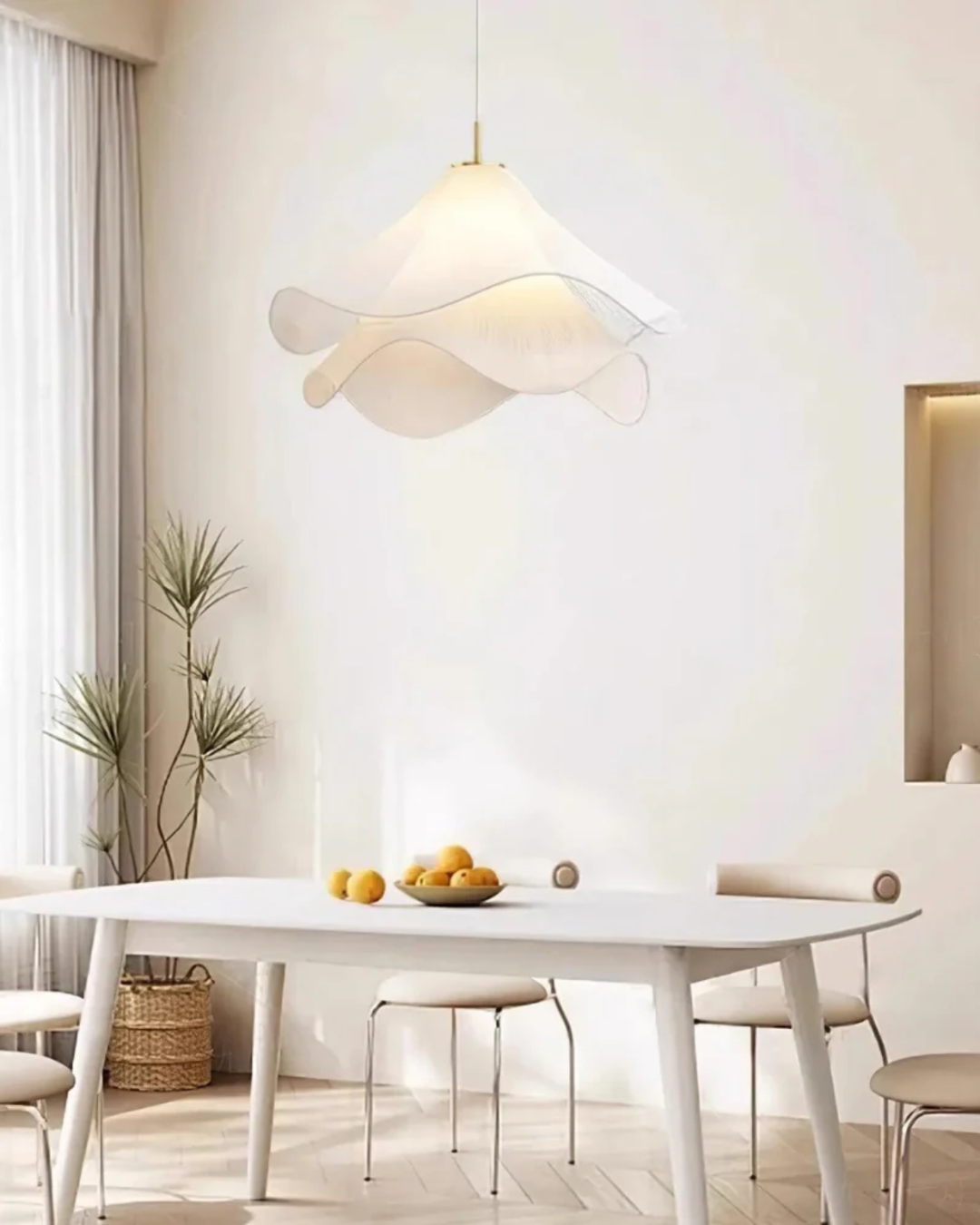 BowLift | Ceiling Lamp with Floral Pattern and Elegant Finish