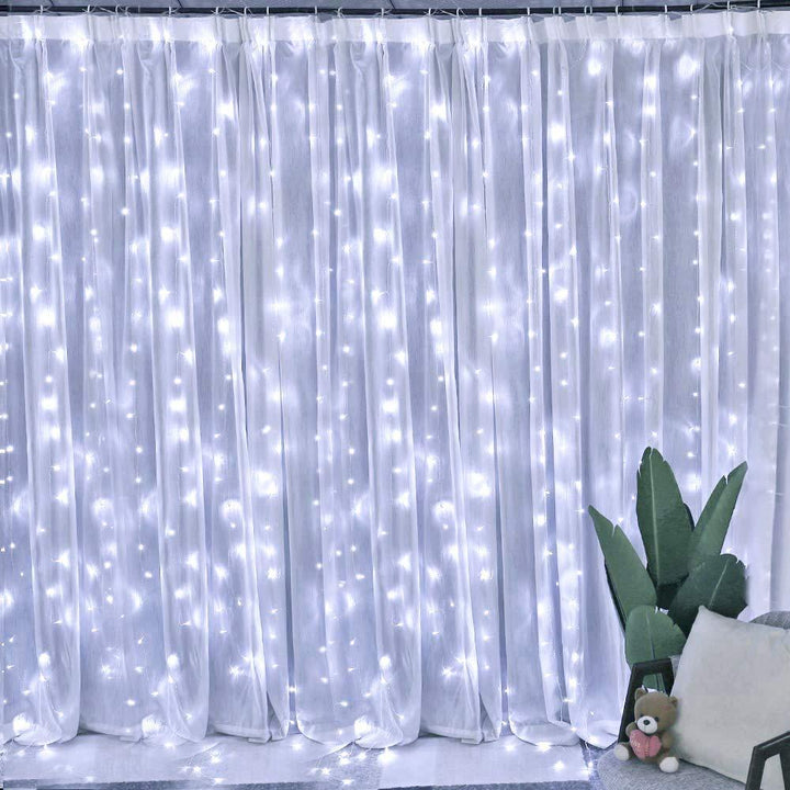 BowLift | Lilly String Lights Curtain | Bring the coziness into your home