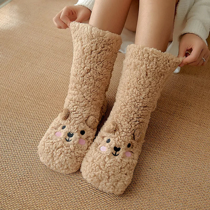 Warm, fluffy bear socks | Bowlift