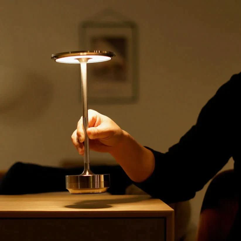 BowLift | LED table lamp with dimmable mood light