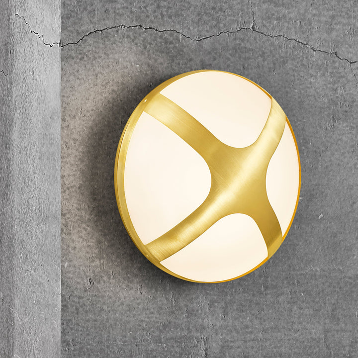BowLift | Stylish Outdoor Sconce with Geometric Accent