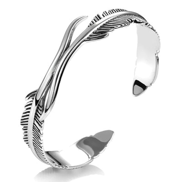Elegant Adjustable Bracelet with Enchanting Silver Feathers Bowlift