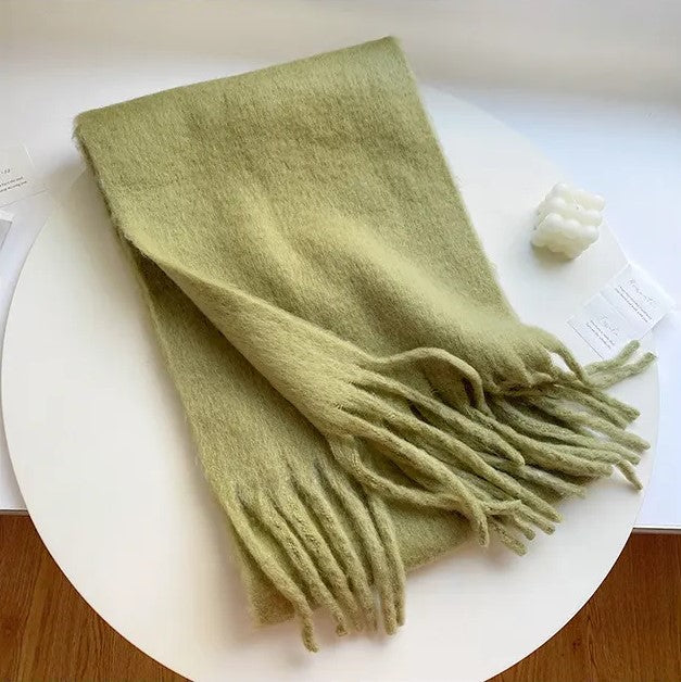 CashmereLuxe Scarf – Elegant and Super Soft Bowlift
