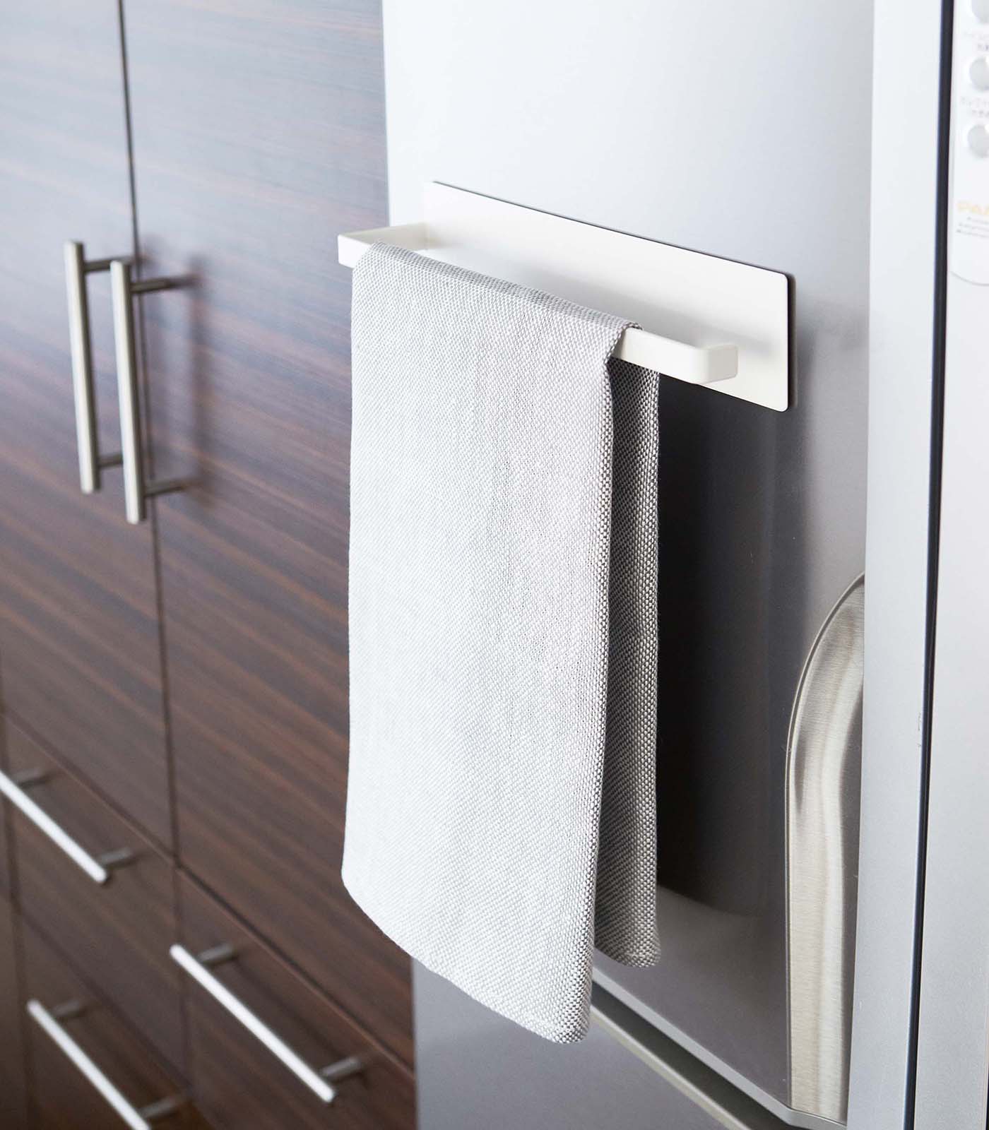 BowLift | Magnetic Paper Towel Holder - Steel