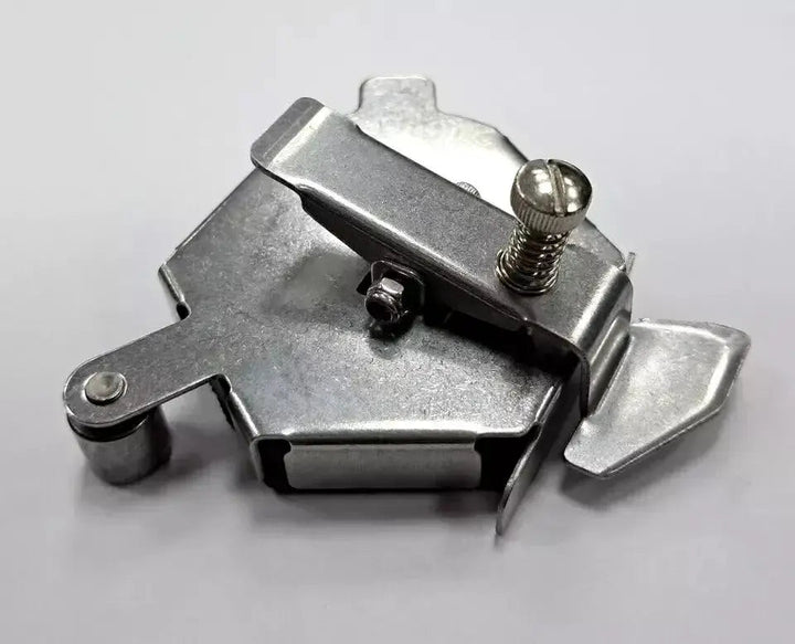 BowLift | Magnetic multifunction guide for sewing machines – Polygonal design