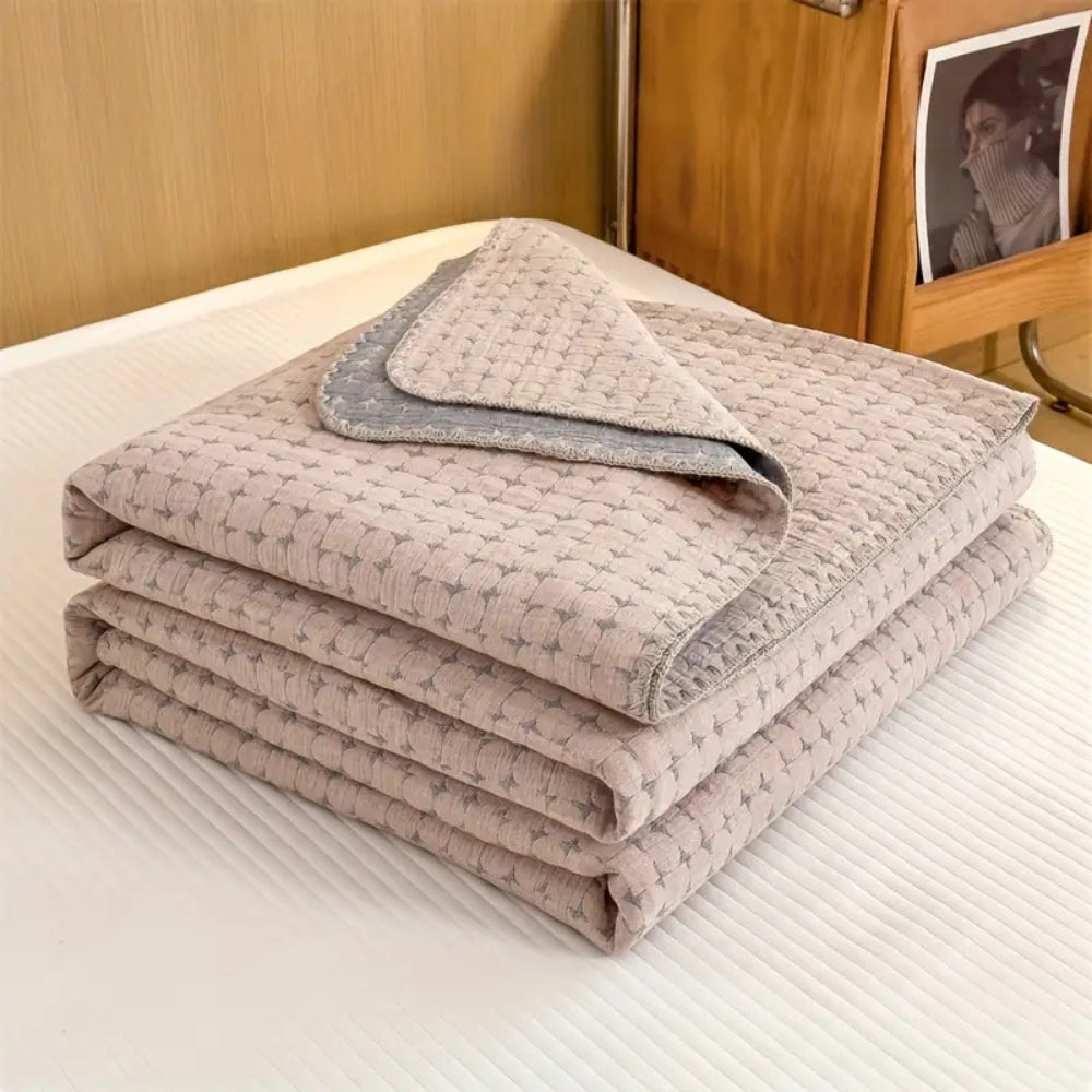 BowLift | Matelassé Seersucker Reversible Cotton Blanket