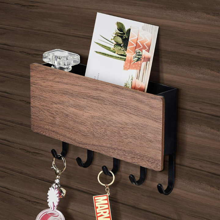 Stylish wall key holder made of wood – Space-saving storage solution | Bowlift