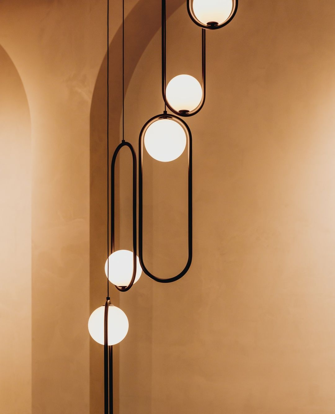 Modern and Elegant Pendant Light - Stylish Hanging Lamp for Indoor Lighting | Bowlift