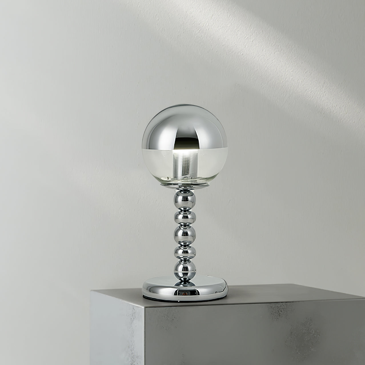 BowLift | MirrorGlow – Minimalist Chrome Table Lamp