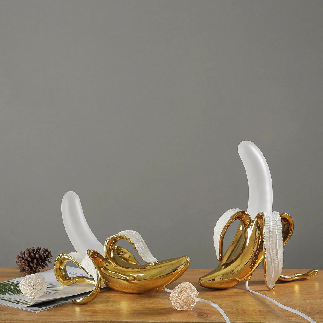 BowLift | Fashionable lamp in the shape of a banana providing fun lighting