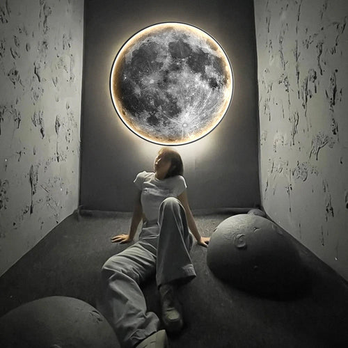 BowLift | Unique wall lamp with realistic moon effect