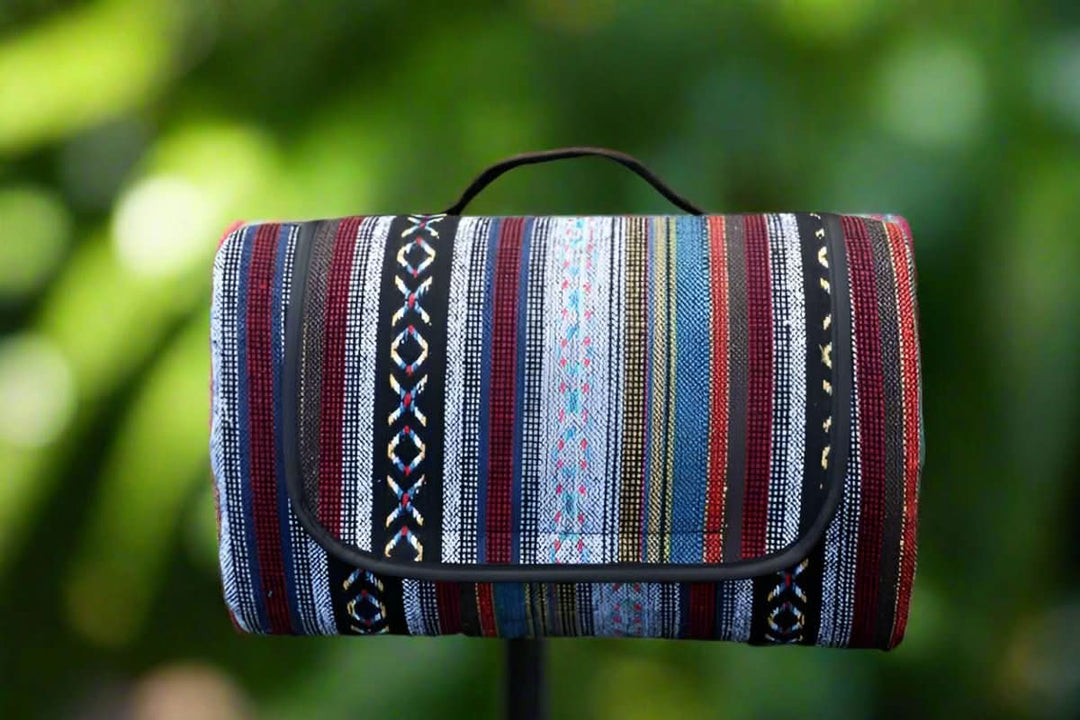BowLift | Waterproof picnic blanket with ethnic design for camping & outings