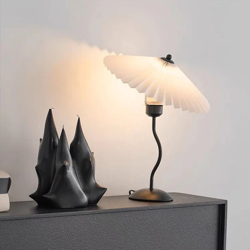 BowLift | Nightstand lamp with shade