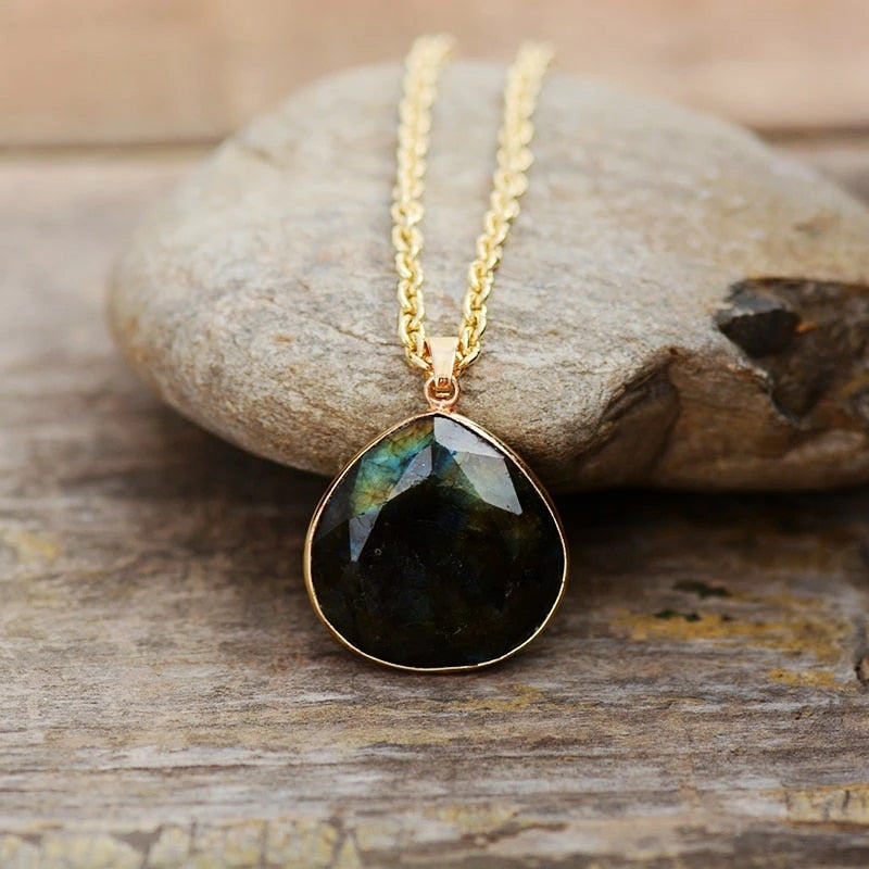 Refined Labradorite Drop Necklace with Luxury Gold Finish - Elyria Bowlift