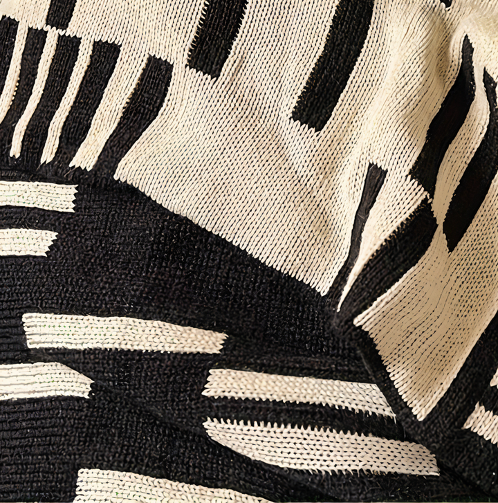 BowLift | CalmoWeave Plaid | Knitted Blanket Black-Beige | Soft & Warming | For All Seasons