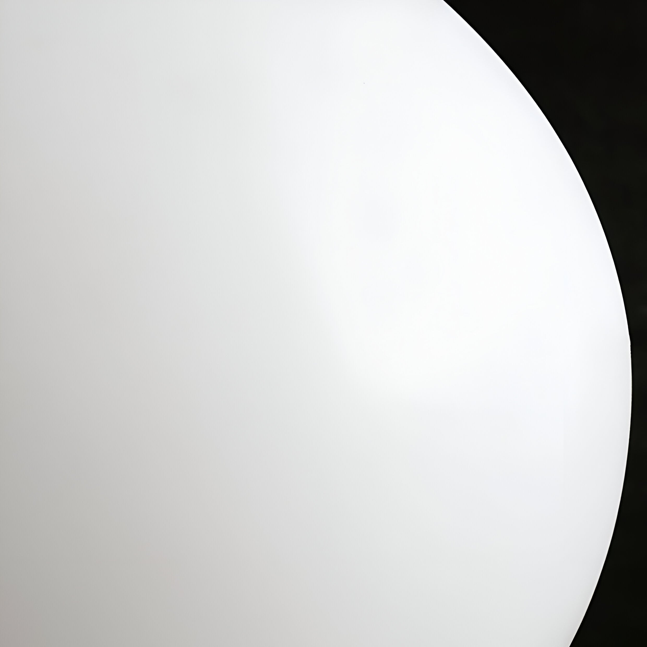 BowLift | Round Metal Table Lamp in Scandinavian Design