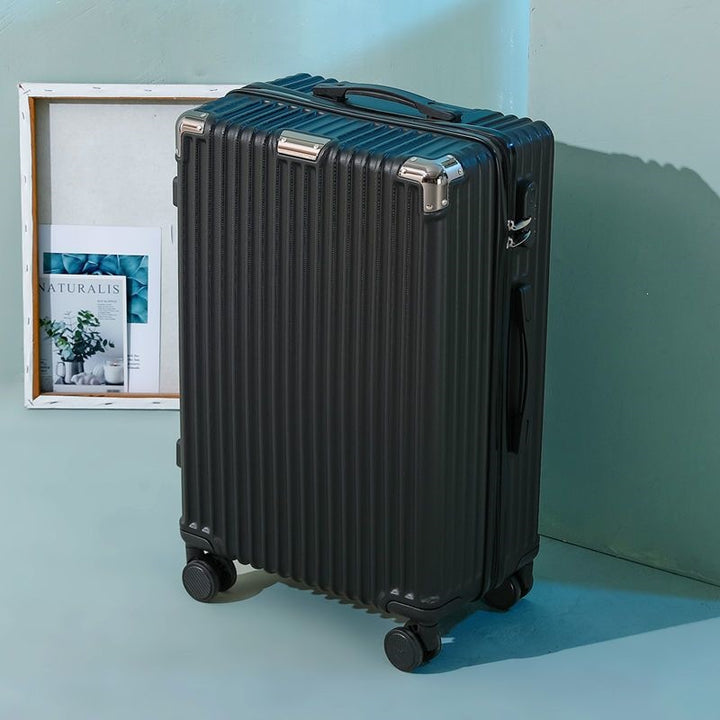 Hard Shell Travel Suitcase With Robust Rolling System Bowlift