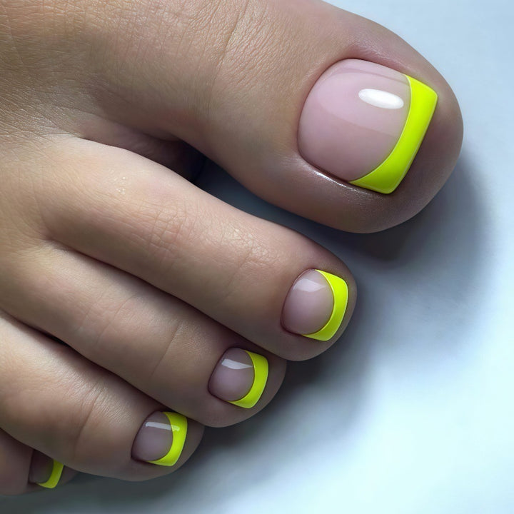 Artificial nails set with creative and colorful decorations Bowlift
