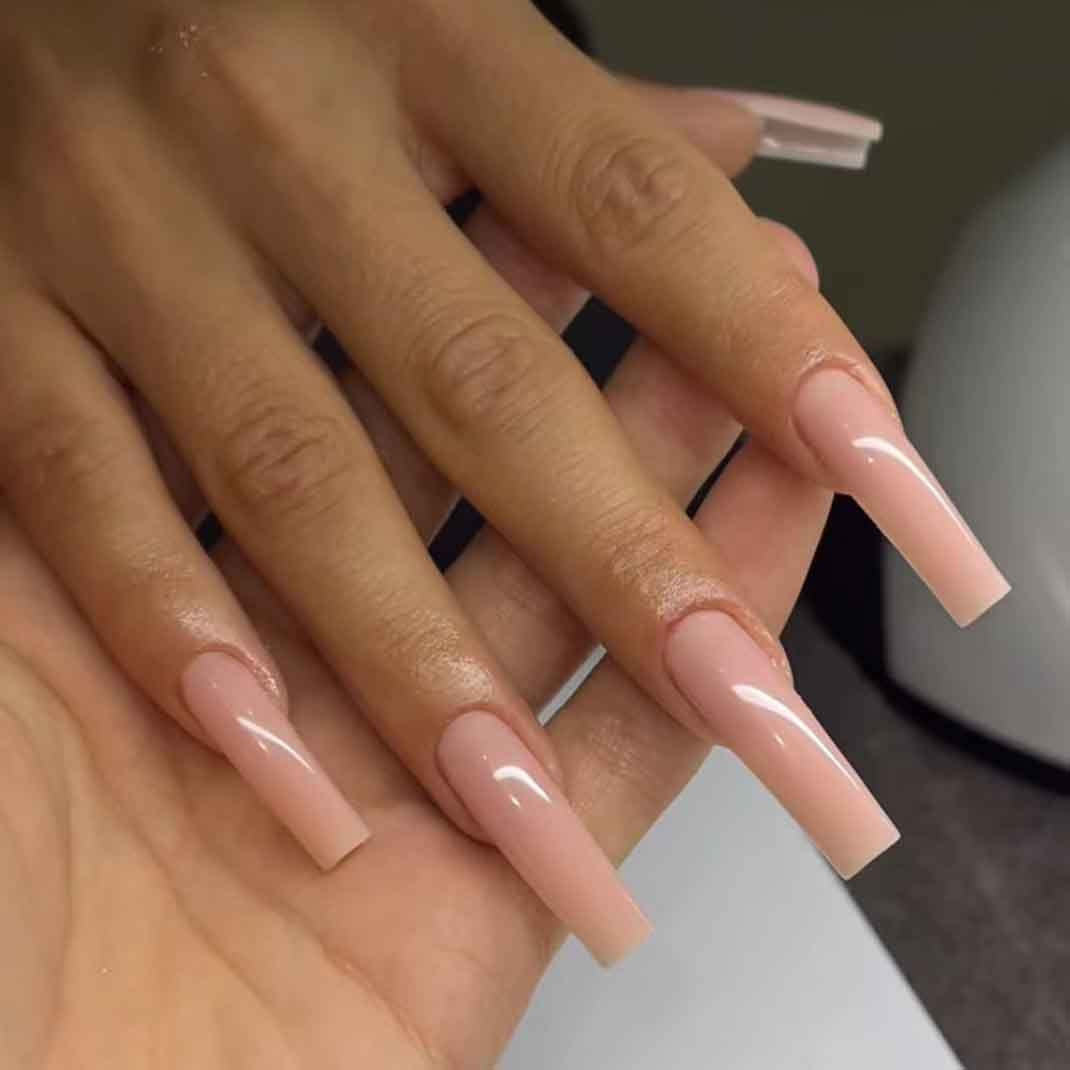 Artificial High-Gloss Artificial Nails Bowlift