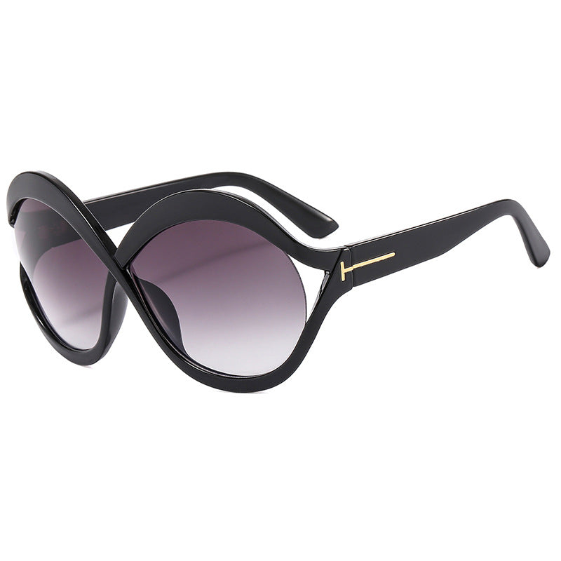 Women's extravagant Cat-Eye sunglasses with curved frame Bowlift