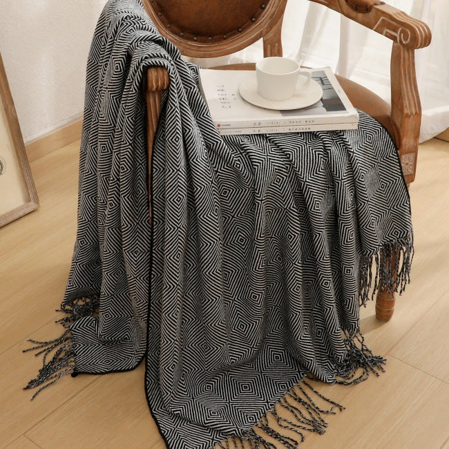 Cozy Geometric Throw Blanket