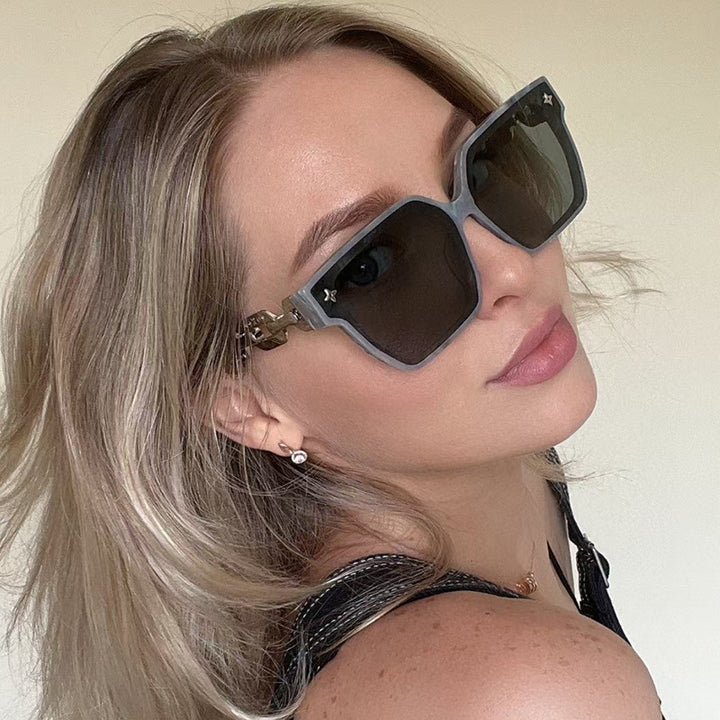 Ladies fashionable oversized sunglasses with combined frame Bowlift