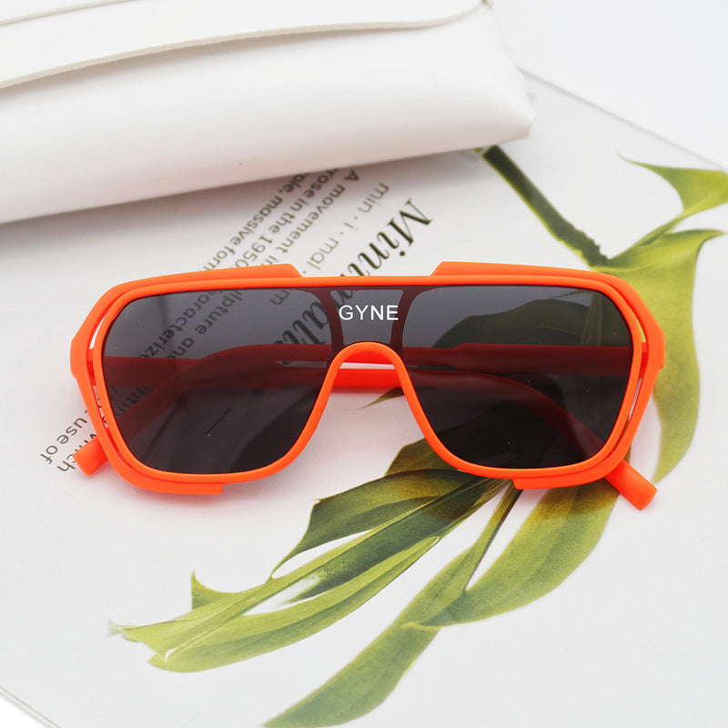 Women's sporty sunglasses with modern design Bowlift