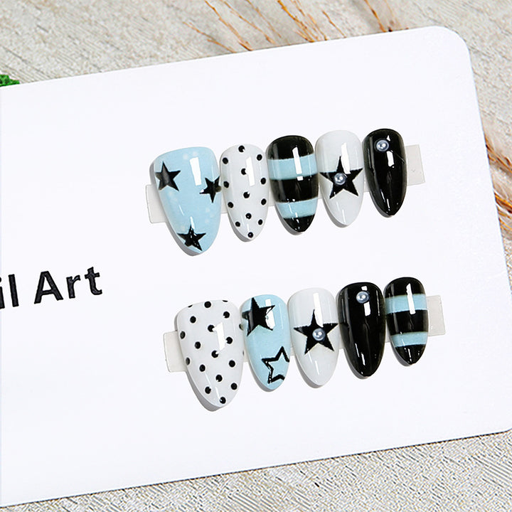 Artificial nails with trendy star and dot designs Bowlift