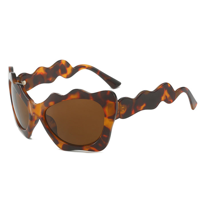 Ladies extravagant sunglasses with wavy frame design Bowlift