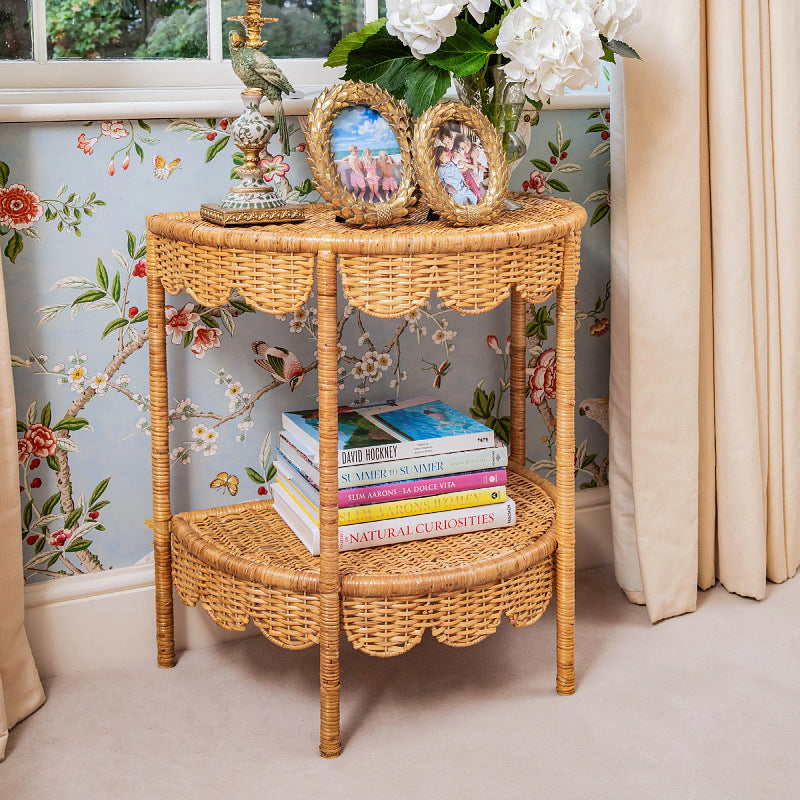 Round wicker table in vintage style Bowlift