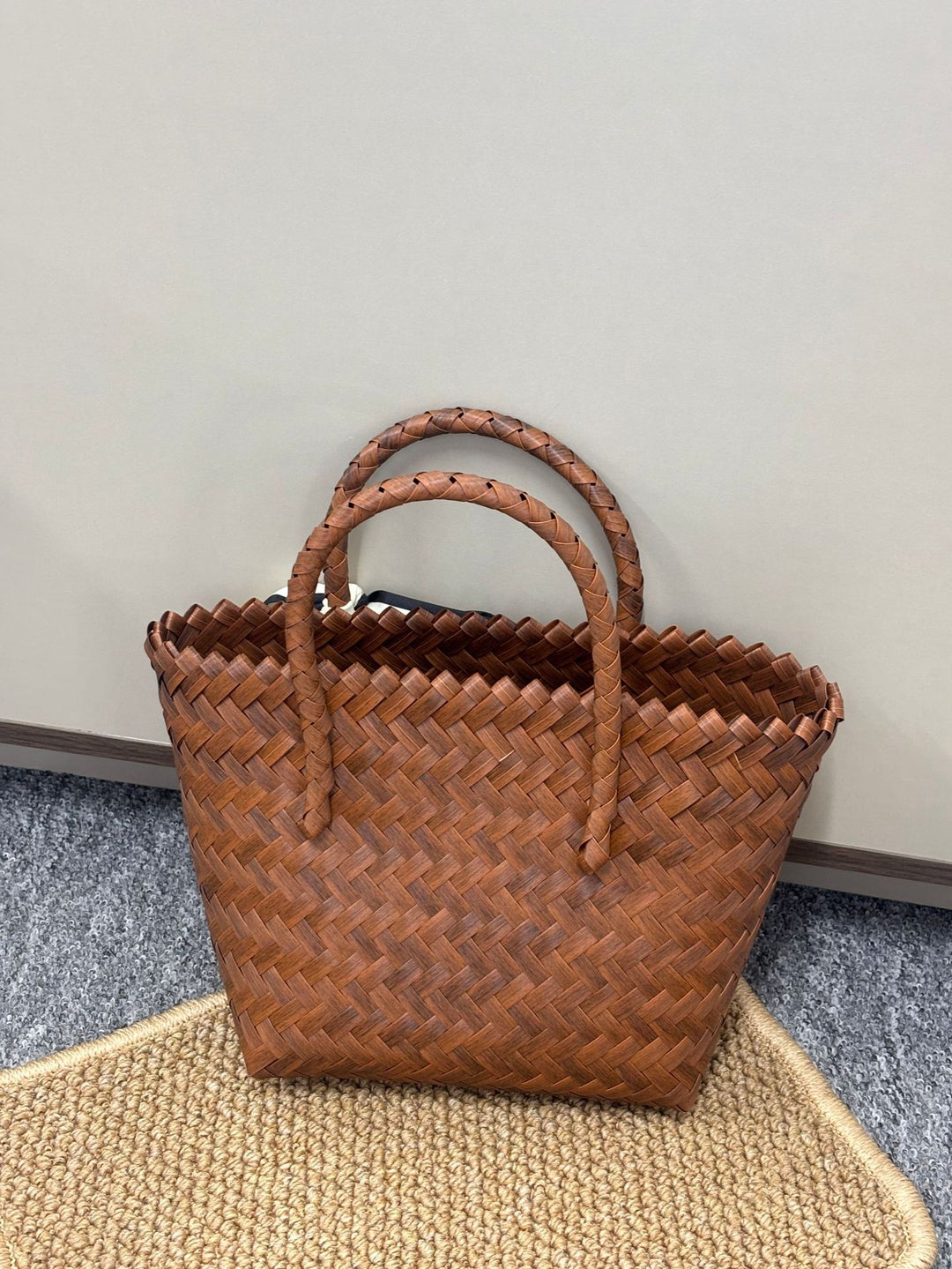 Handwoven basket bag with bamboo handles Bowlift