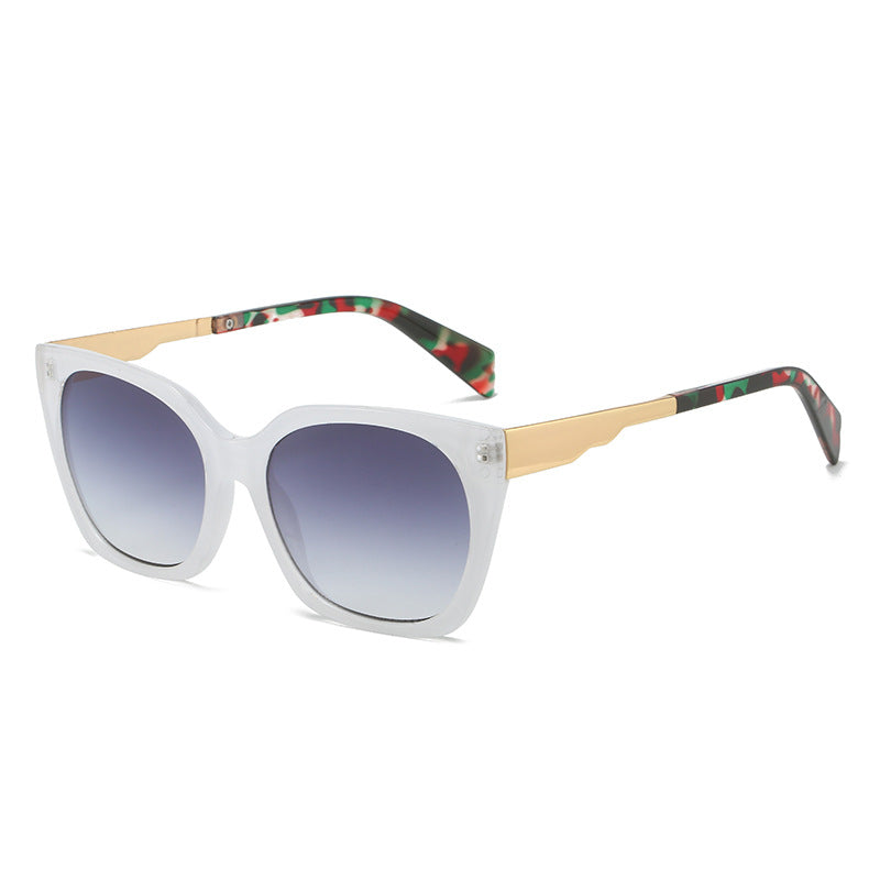 Women's oversized sunglasses with elegant transparent frame and golden accents Bowlift