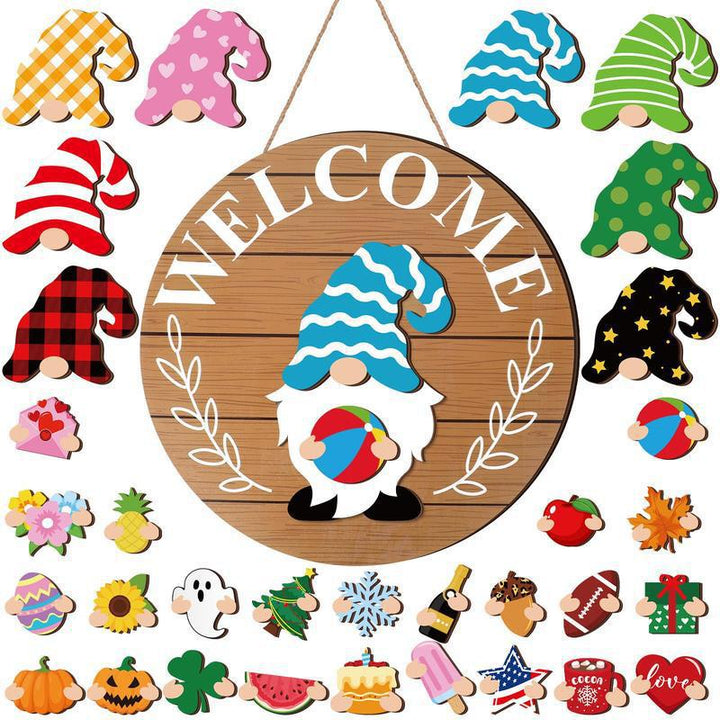 BowLift | The best Christmas decorationsInterchangeable welcome sign with wooden gnome