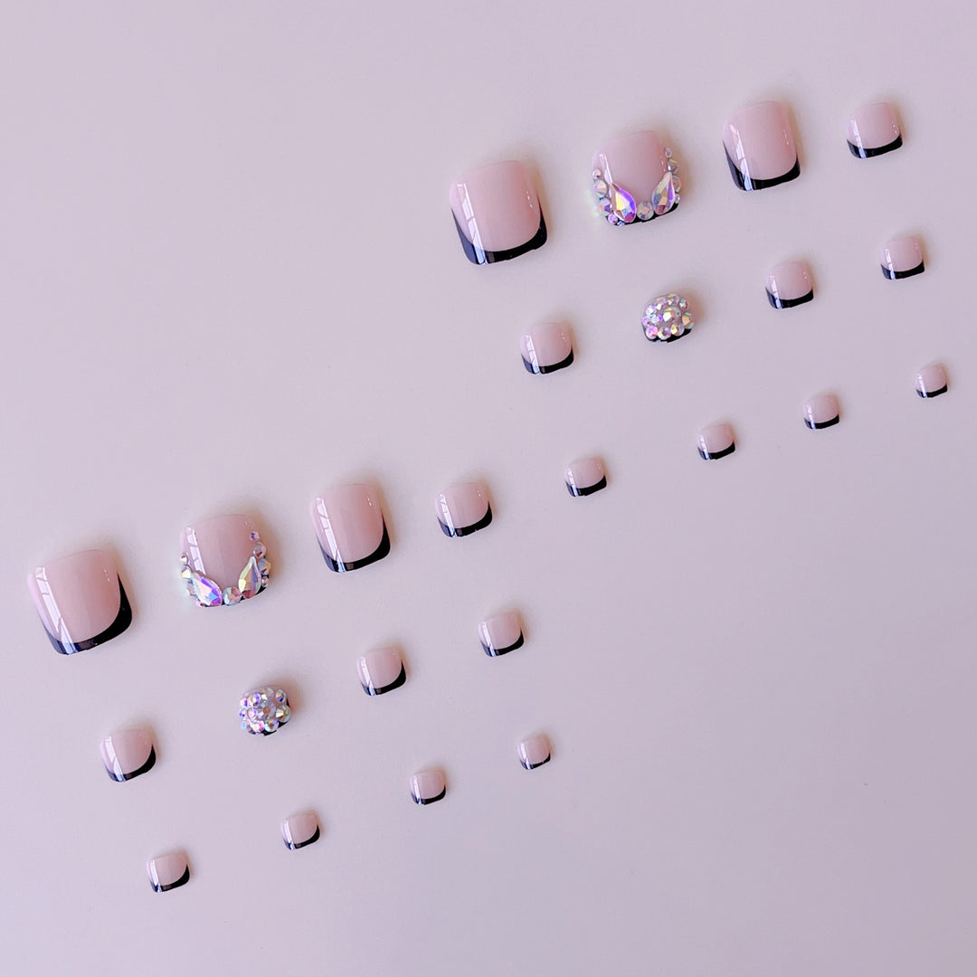 Nail art set with glamorous 3D decorations and elegant accents Bowlift