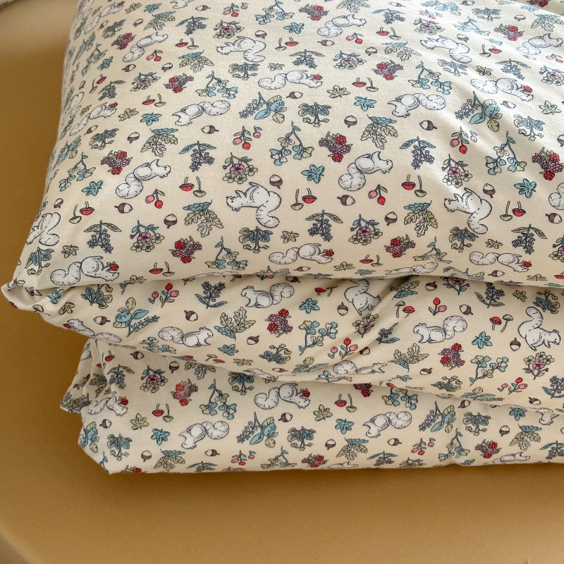Unisex cotton pillowcase with cheerful bear design Bowlift