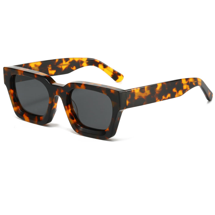 Women's designer sunglasses with modern, square frame and UV protection Bowlift