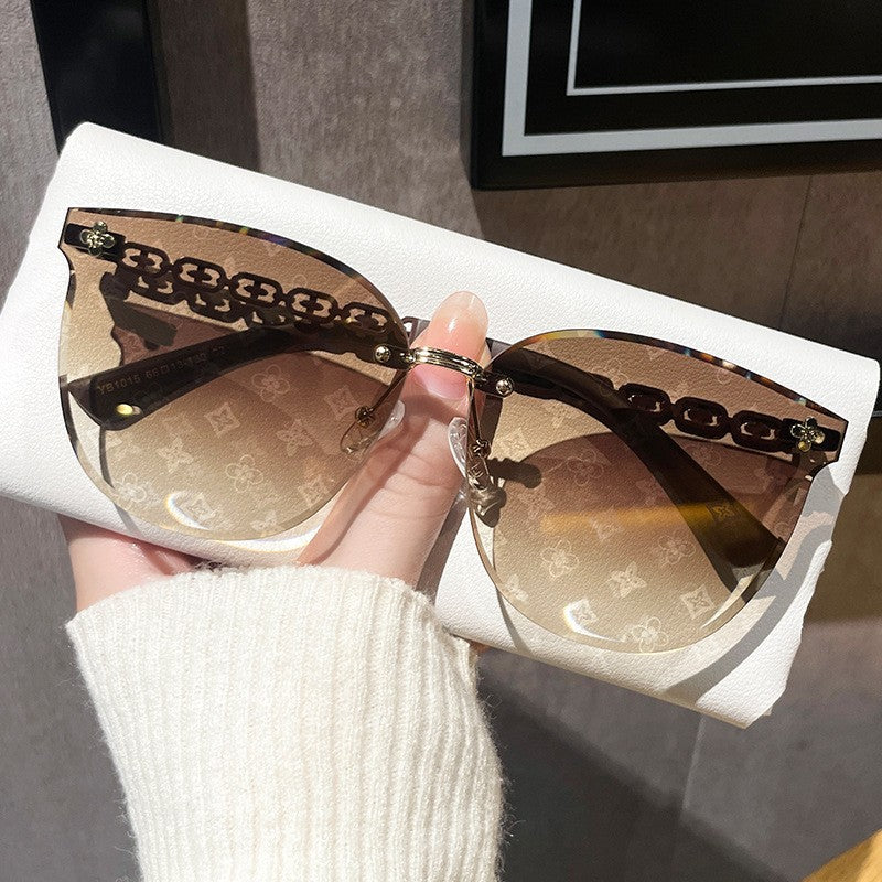 Women Cat-Eye Sunglasses with Luxurious Design and High-Quality UV Protection Bowlift