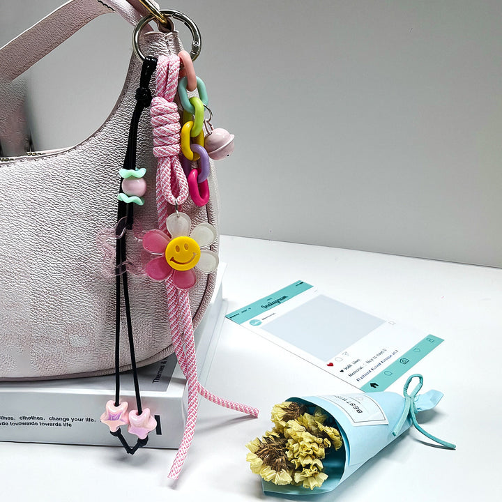 Playful keychain Bowlift