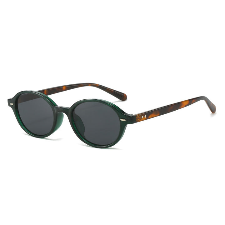 Ladies fashionable sunglasses in elegant oval design Bowlift