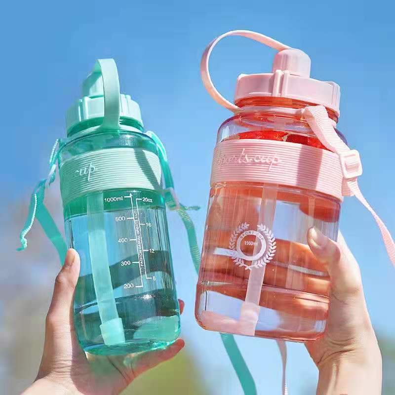 Unisex High-Volume Sports Water Bottle with Practical Lid Opening Bowlift