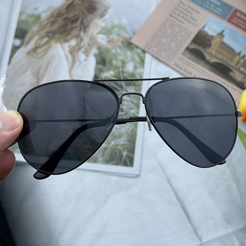 Vintage-Inspired Aviator Sunglasses Bowlift