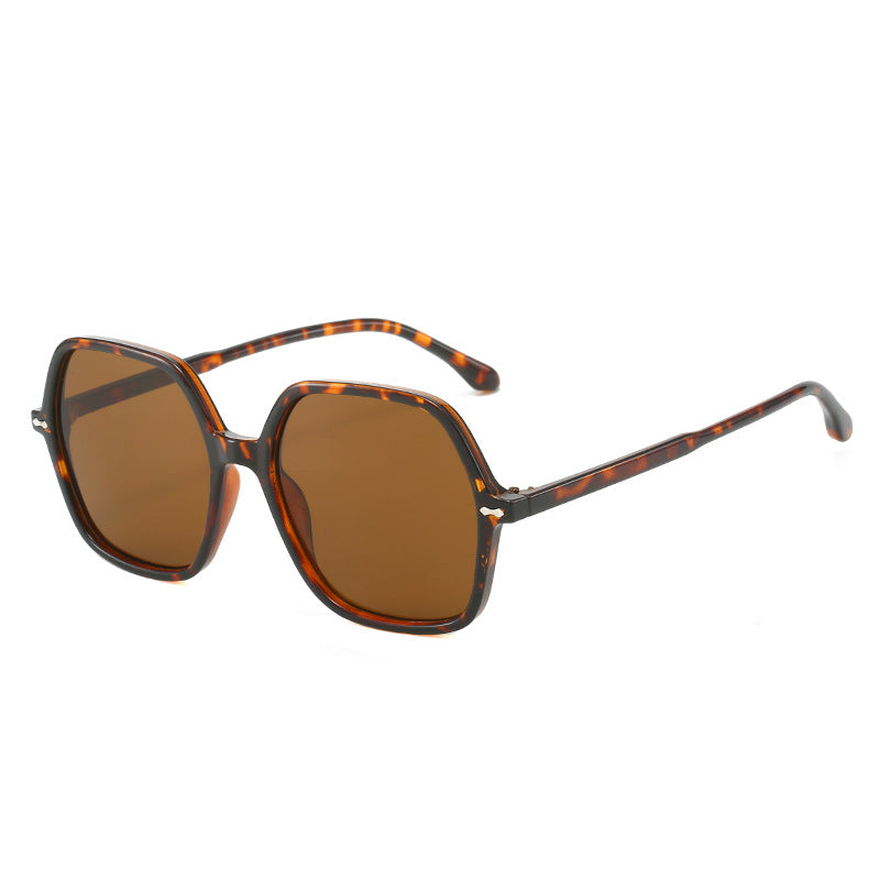Women Stylish oversized sunglasses with unique frame Bowlift