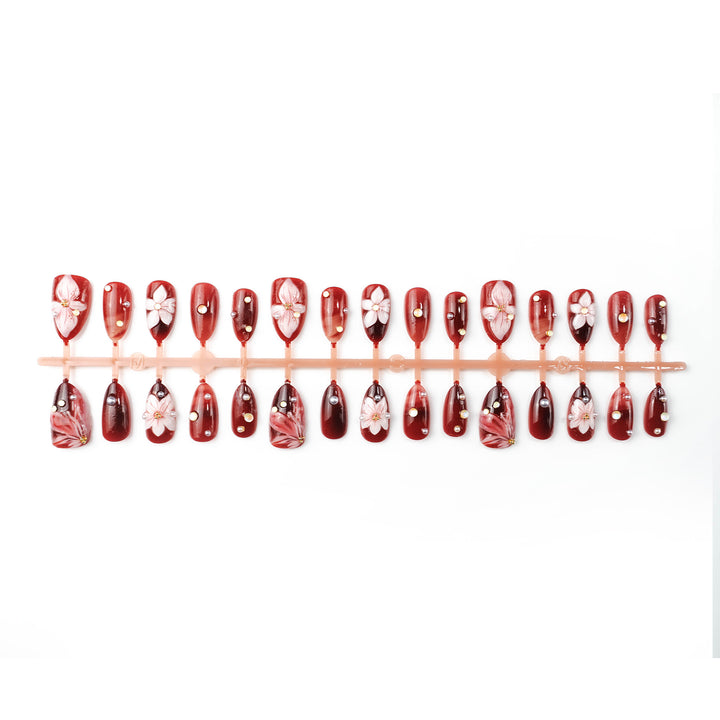 Elegant artificial nails with floral accents Bowlift