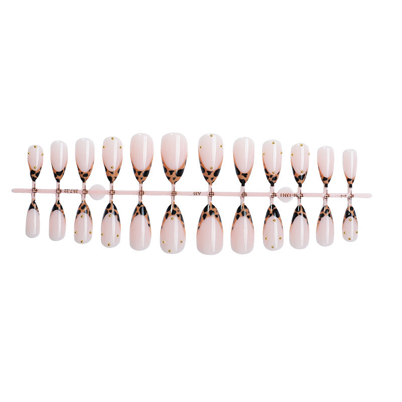 Stylish Faux Leopard Press-On Nails Bowlift