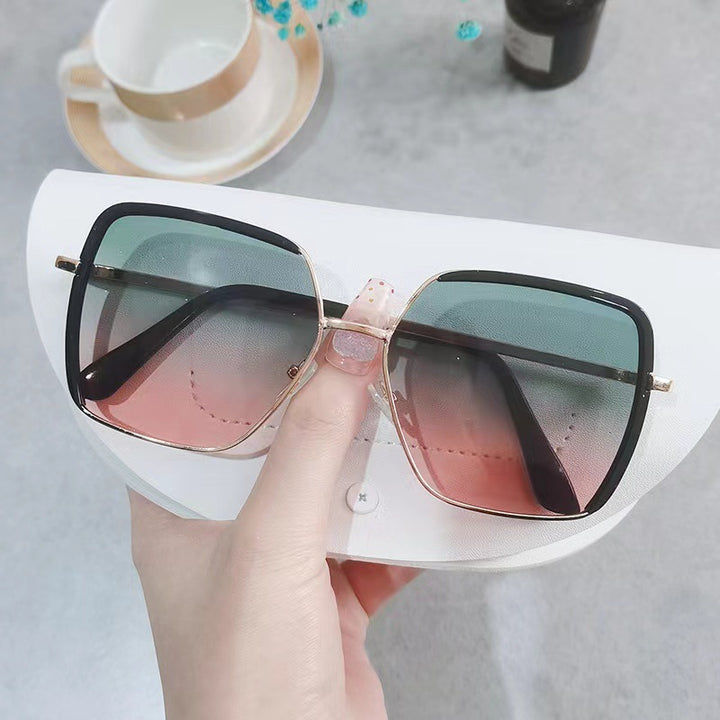 Ladies stylish oversized sunglasses Bowlift
