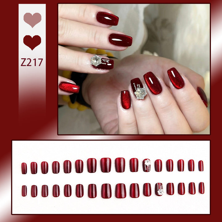 Artificial nail set with sparkling accents and glamorous design Bowlift